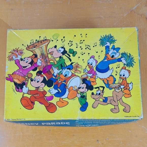 Vintage Disney Parade Character 48-piece Springbok kids jigsaw puzzle 12×17 - Picture 1 of 7
